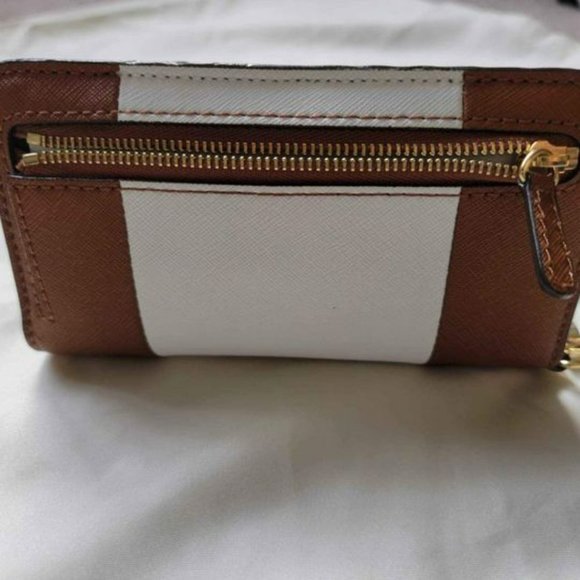 Michael Kors 2pc Set - Hamilton Tote and Wristlet Wallet - Picture 7 of 7